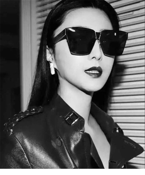 Γυαλιά ηλίου με τετράγωνο σχήμα σε διάφορα χρώματα κατάλληλα για άνδρες και γυναίκες