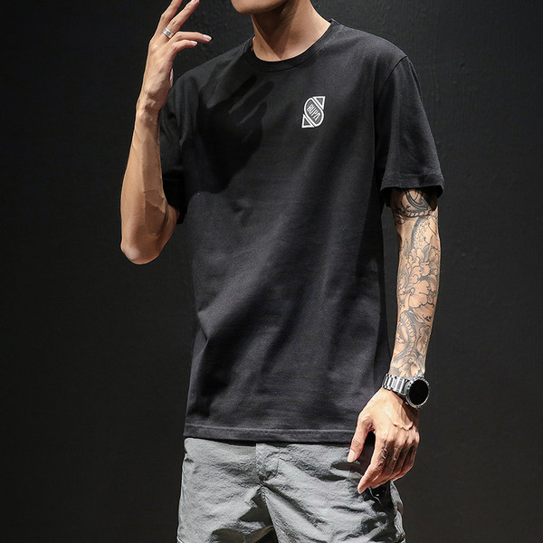 Tricou casual barbatesc cu aplicatie colorata in mai multe culori