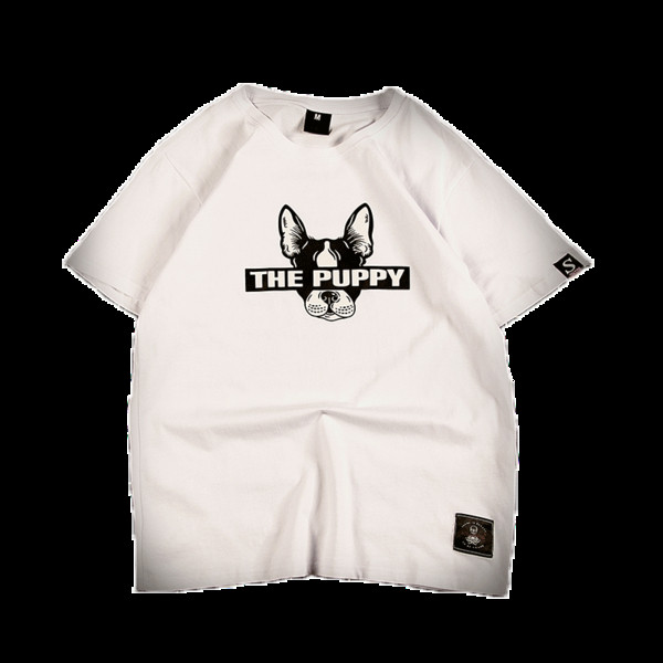 Κομψό ανδρικό μπλουζάκι με λαιμόκοψη και ένδυμα μαύρου σκύλου