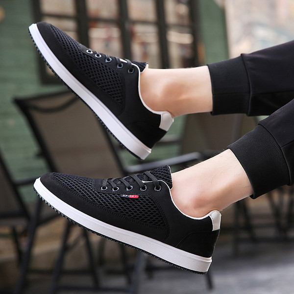 Adidasi barbati in mai multe modele si culori