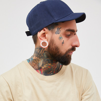 Μοντέρνο καπέλο ανδρών σε πέντε χρώματα