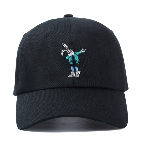 Pălărie bărbătească cu broderie în alb și negru