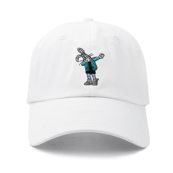 Pălărie bărbătească cu broderie în alb și negru