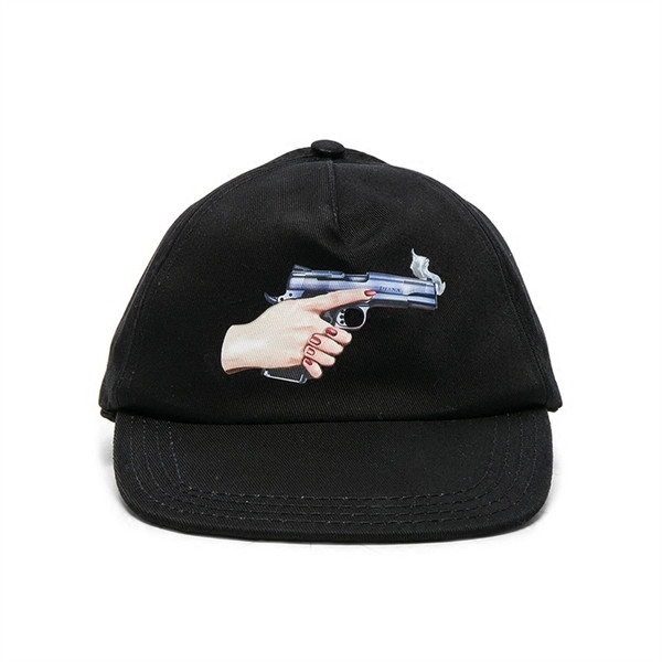 Palarie casual cu aplicatie in alb si negru