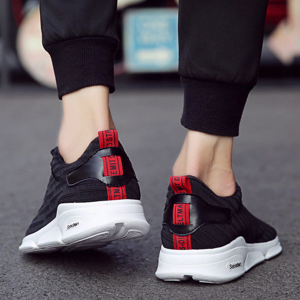 Adidași pentru bărbați din material respirabil în trei culori