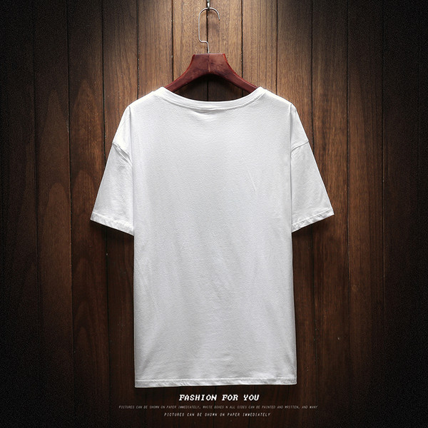 Tricou bărbătesc din bumbac cu decolteu O și aplicație colorată în două culori