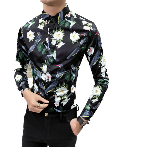 Cămașă bărbătească din satin cu mâneci lungi și imprimeu color