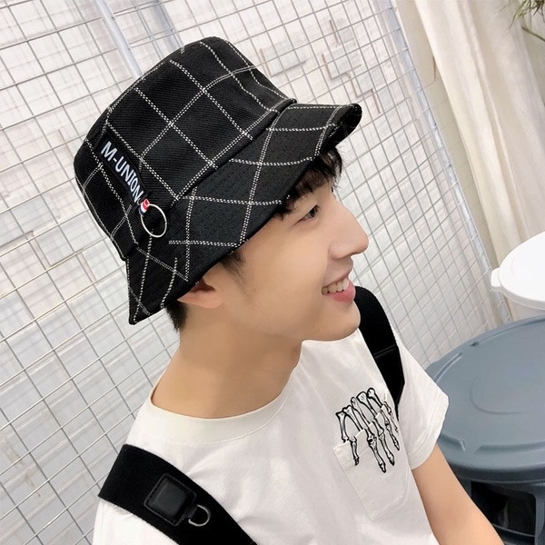 Καλοκαιρινό καπέλο σε δύο μοντέλα κατάλληλα για άνδρες και γυναίκες