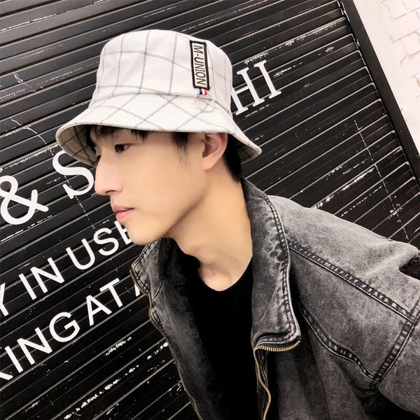 Καλοκαιρινό καπέλο σε δύο μοντέλα κατάλληλα για άνδρες και γυναίκες