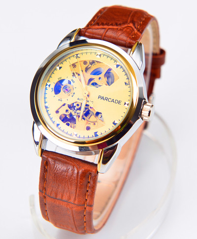 Ceas de barbat modern in mai multe culori cu curea din piele ecologica