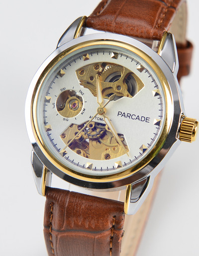 Ceas de barbat modern in mai multe culori cu curea din piele ecologica