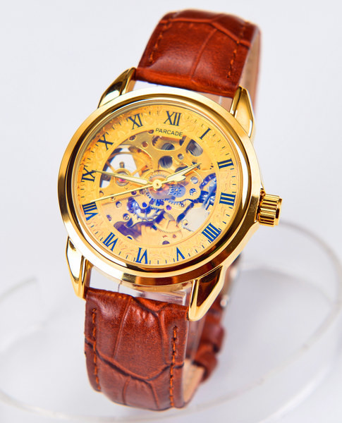 Ceas de barbat modern in mai multe culori cu curea din piele ecologica