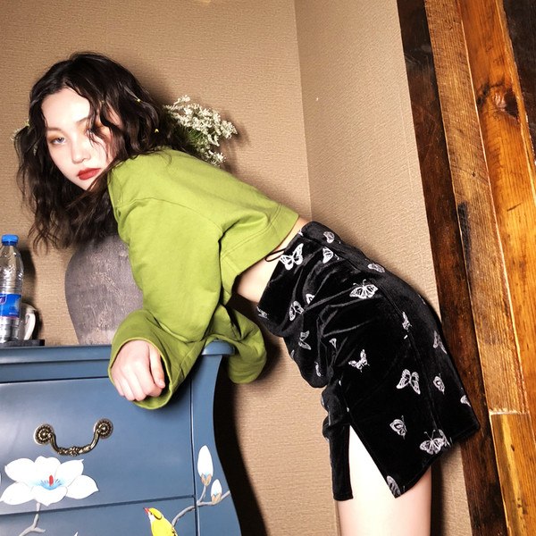 Fusta de dama cu talie inalta de catifea