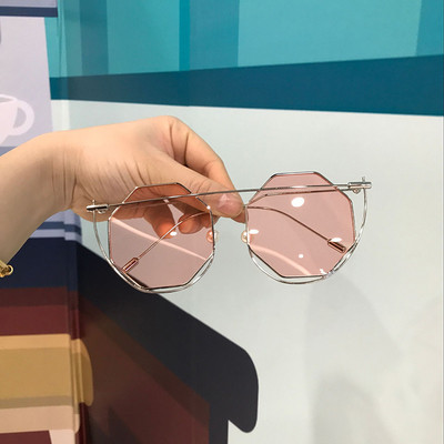 Ochelari de soare extravaganți cu formă rotundă și rame subțiri în mai multe culori