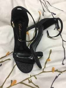 Κομψά γυναικεία σανδάλια με ιμάντα και ψηλό τακούνι σε διάφορα χρώματα