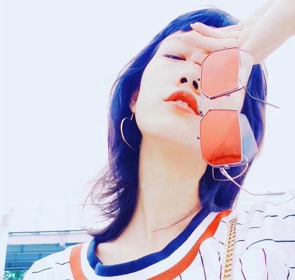 Γυναικεία γυαλιά ηλίου σε διάφορα χρώματα