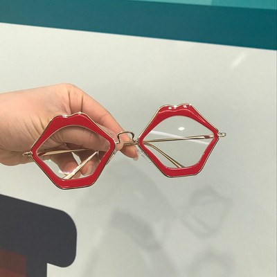 Γυναικεία γυαλιά ηλίου με μη τυποποιημένο σχήμα σε διάφορα χρώματα