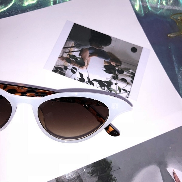 Ρετρό γυναικεία γυαλιά ηλίου σε διάφορα χρώματα