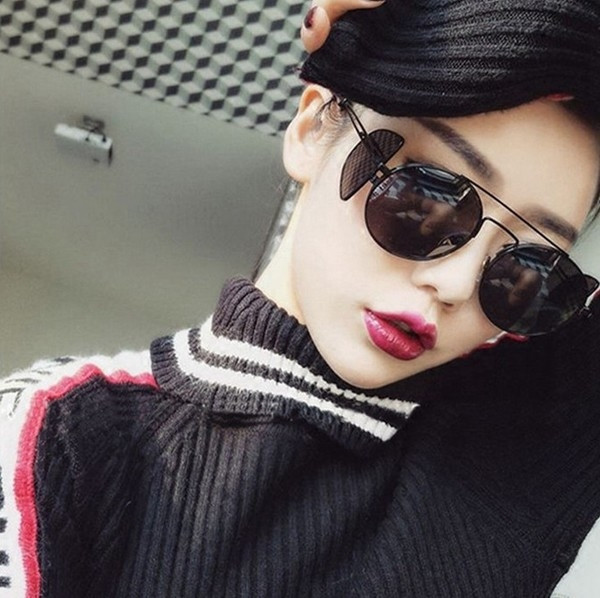 Σύγχρονα κυρίες γυαλιά ηλίου με στρογγυλό σχήμα σε τρία χρώματα