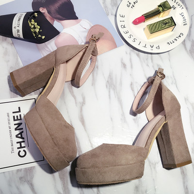 Βελούδινα γυναικεία σανδάλια με παχύ ρεύμα σε διάφορα χρώματα