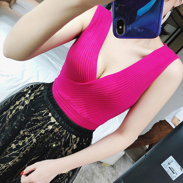 Női akasztófelső két színben, Slim modell, mély V-nyakkal