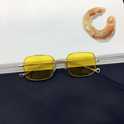 Ochelari de soare de dama cu forma patrata si rame subtiri in culori vii