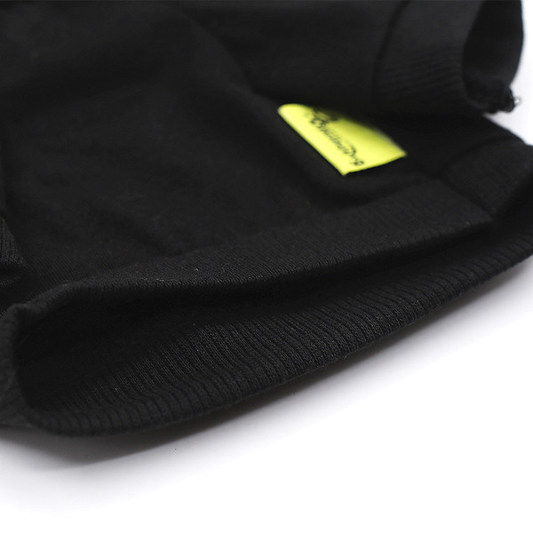 Bluză pentru un câine de culoare neagră cu inscripție