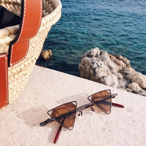 Εξαιρετικά γυαλιά ηλίου με τριγωνικό σχήμα σε τέσσερα χρώματα