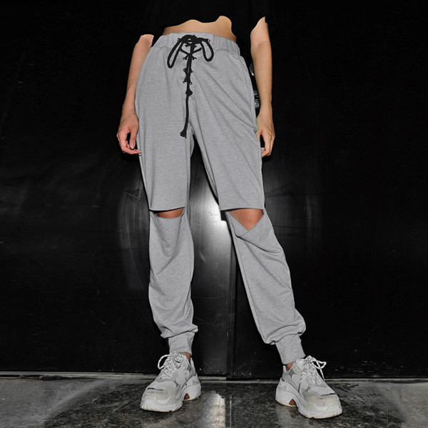 Κυρίες μόδας υψηλής μέσης και τραχιά στοιχεία