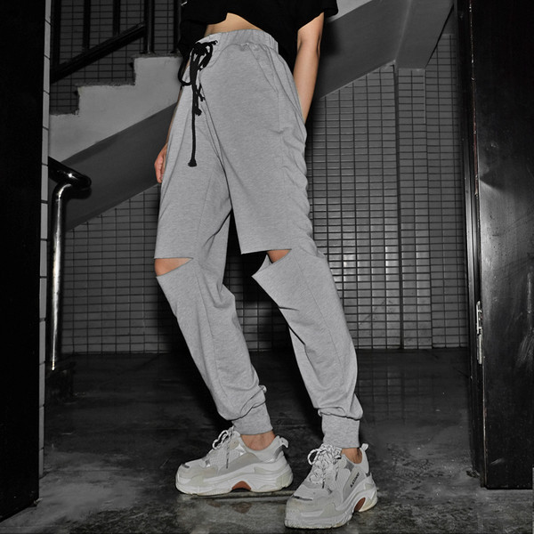 Κυρίες μόδας υψηλής μέσης και τραχιά στοιχεία