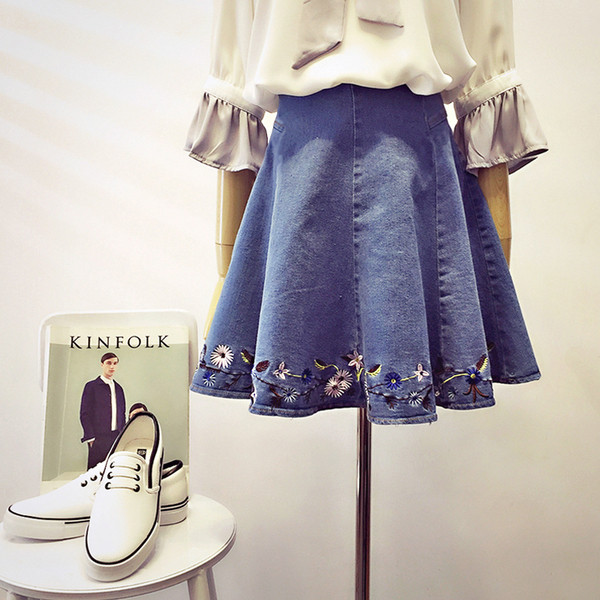 Γυναικεία φούστα denim με floral μοτίβα