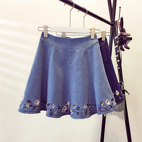 Γυναικεία φούστα denim με floral μοτίβα