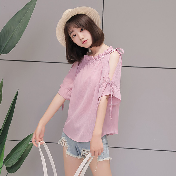 Bluză de damă cu umerii deschiși din șifon