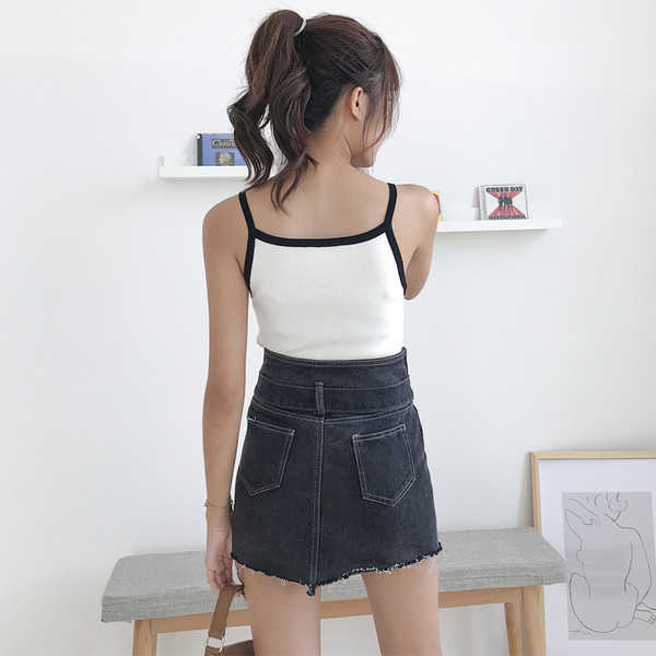 Fusta modernă din denim cu centură