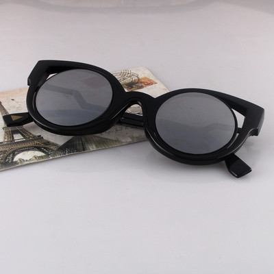 Ochelari de soare moderni de dama in mai multe culori