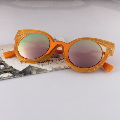 Ochelari de soare moderni de dama in mai multe culori