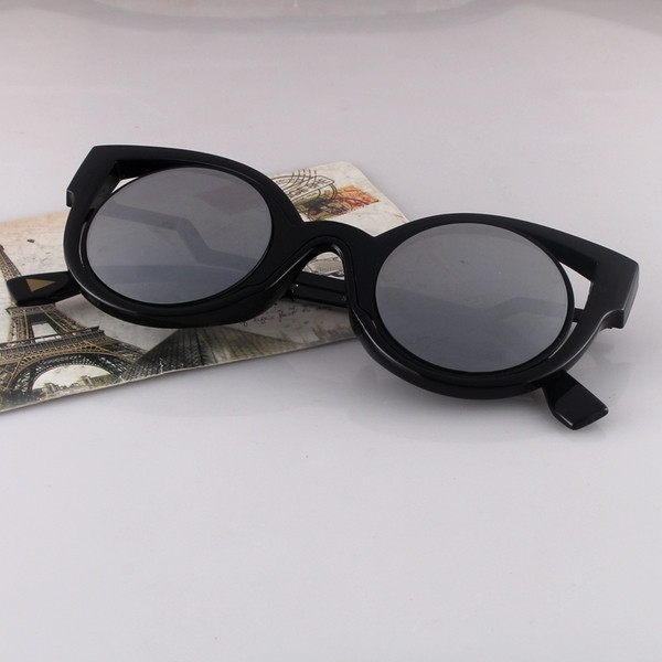 Ochelari de soare moderni de dama in mai multe culori