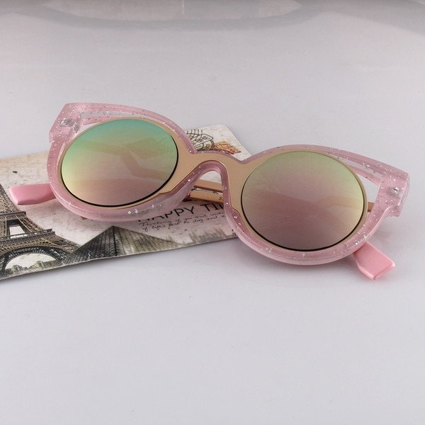 Ochelari de soare moderni de dama in mai multe culori