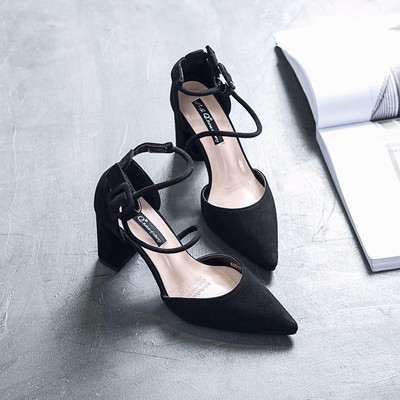 Велурени дамски сандали заострен модел  с връзки в няколко цвята 