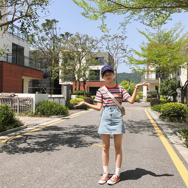 Fusta de dama din denim de culoare deschisa