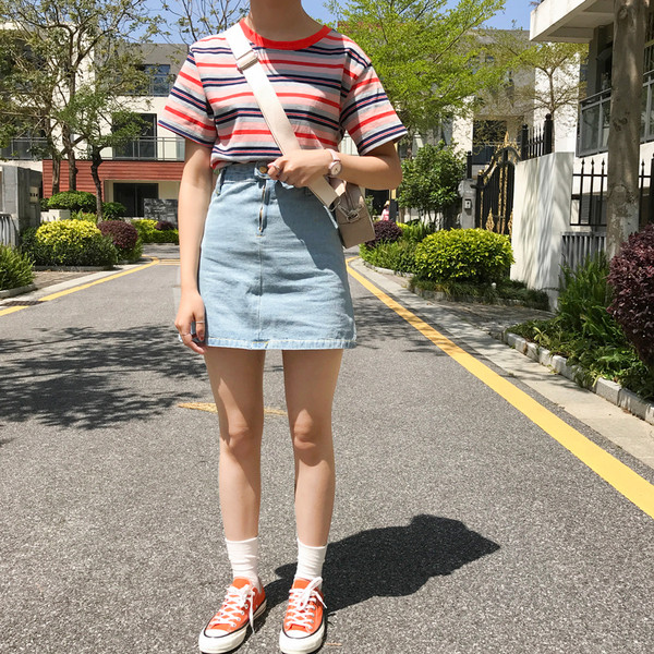 Fusta de dama din denim de culoare deschisa