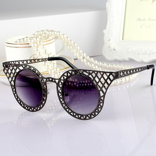 Γυαλιά ηλίου σε διάφορα χρώματα με μεταλλικό σκελετό