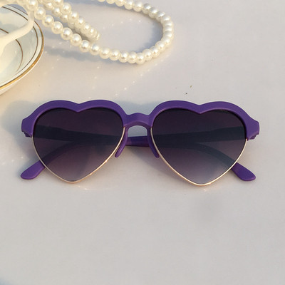 Γυαλιά ηλίου σε σχήμα καρδιάς
