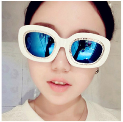 Дамски слънчеви очила с широка рамка в пет цвят