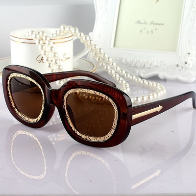 Γυναικεία γυαλιά ηλίου με ευρύ πλαίσιο σε πέντε χρώματα