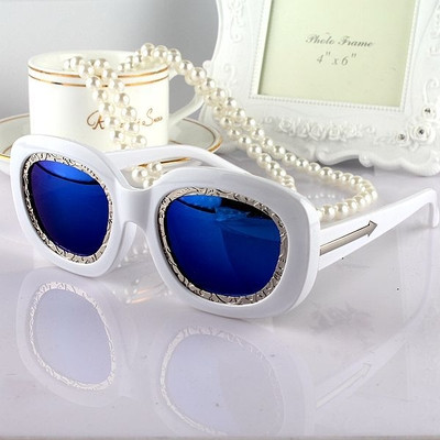 Γυναικεία γυαλιά ηλίου με ευρύ πλαίσιο σε πέντε χρώματα