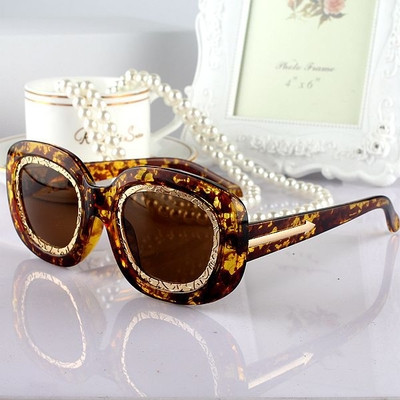 Γυναικεία γυαλιά ηλίου με ευρύ πλαίσιο σε πέντε χρώματα