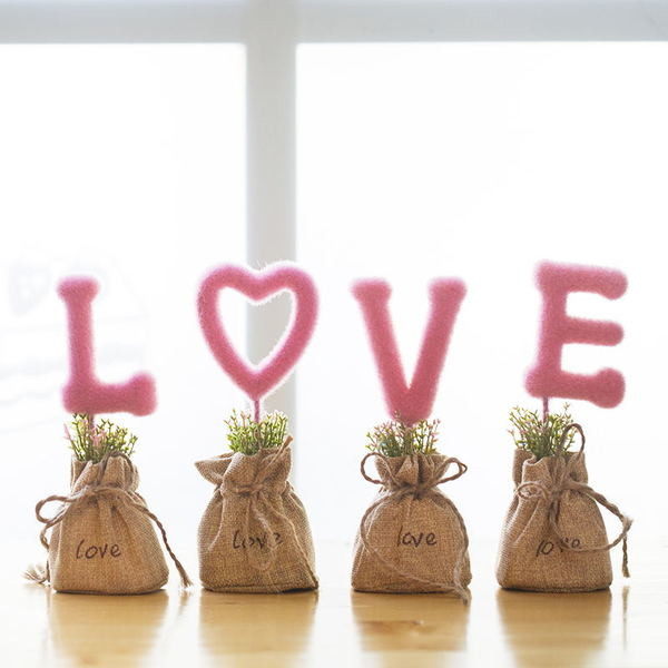 Interesanta dekorācija - mākslīgās krāsas