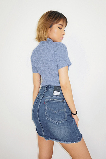 Τρέχουσα φούστα τζην σε ψηλό μέτωπο σε δύο χρώματα