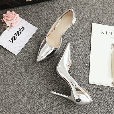 Модерни дамски  полуотворени  остри обувки в няколко цвята 